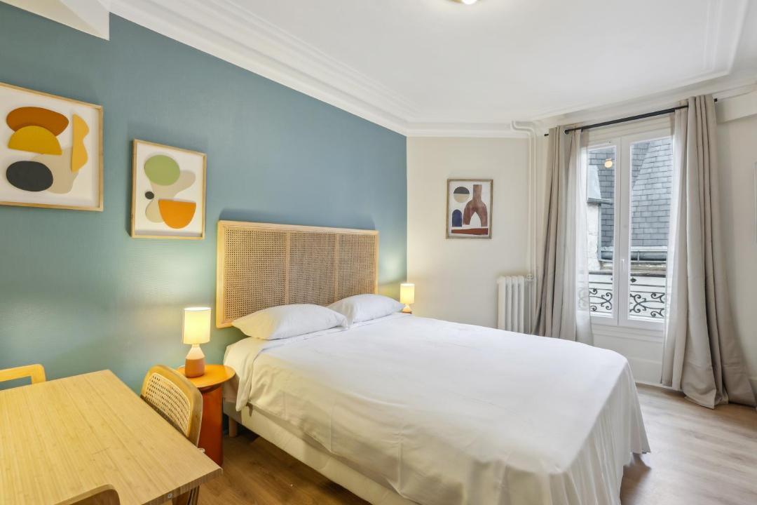 Photo of Bedroom in Clignancourt