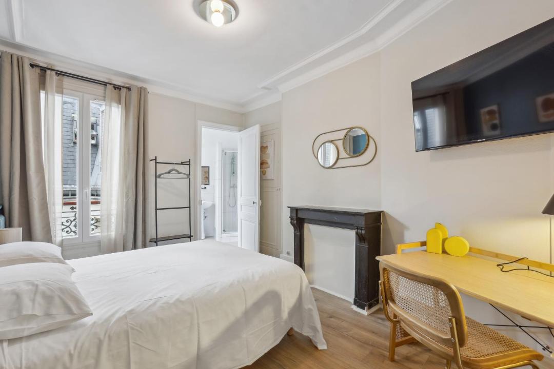 Photo of Bedroom in Clignancourt