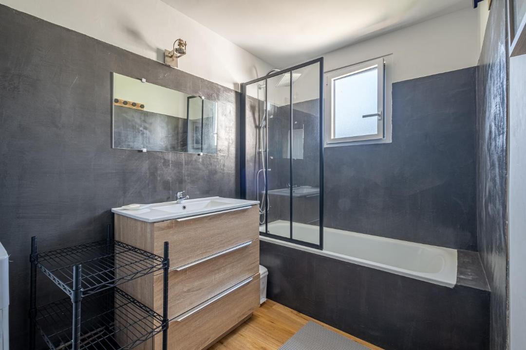 Photo of Bathroom in Saint-Jean-la-Poterie