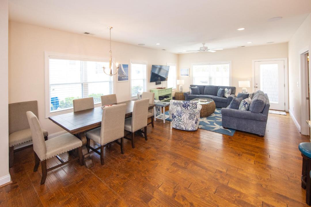 Photo of Livingroom in Northeast Virginia Beach