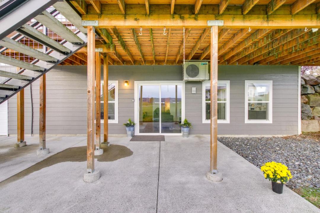 Photo of Others in Everett