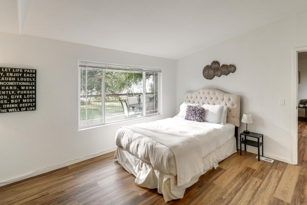 Photo of Bedroom in Clear Lake