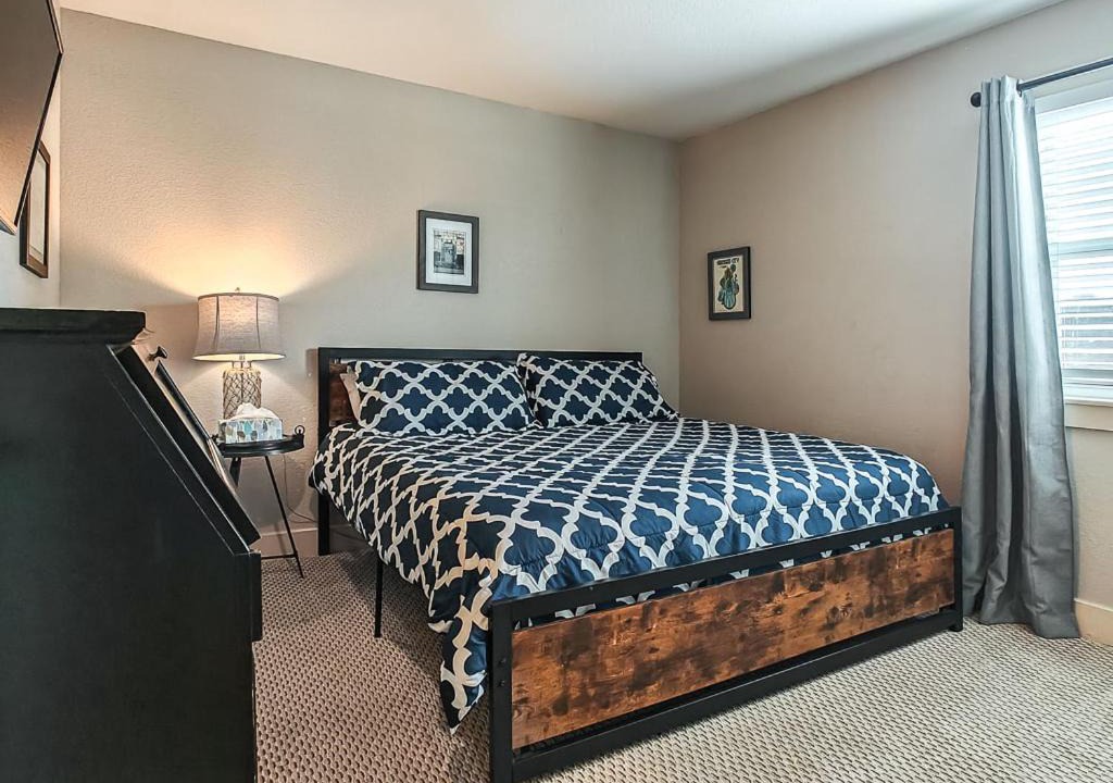 Photo of Bedroom in Plaza Westport