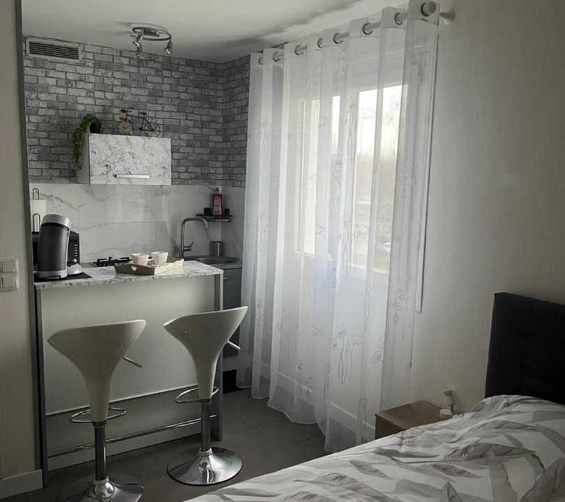 Photo of Others in Sens