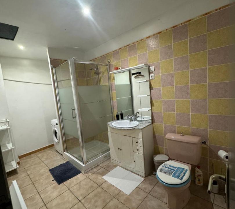 Photo of Others in Sablet