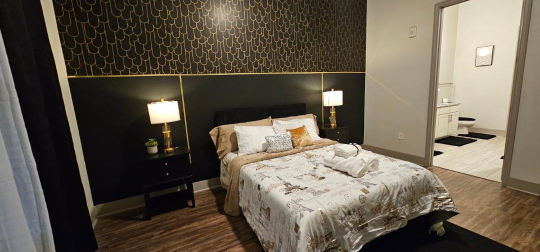 Photo of Others in Lindbergh