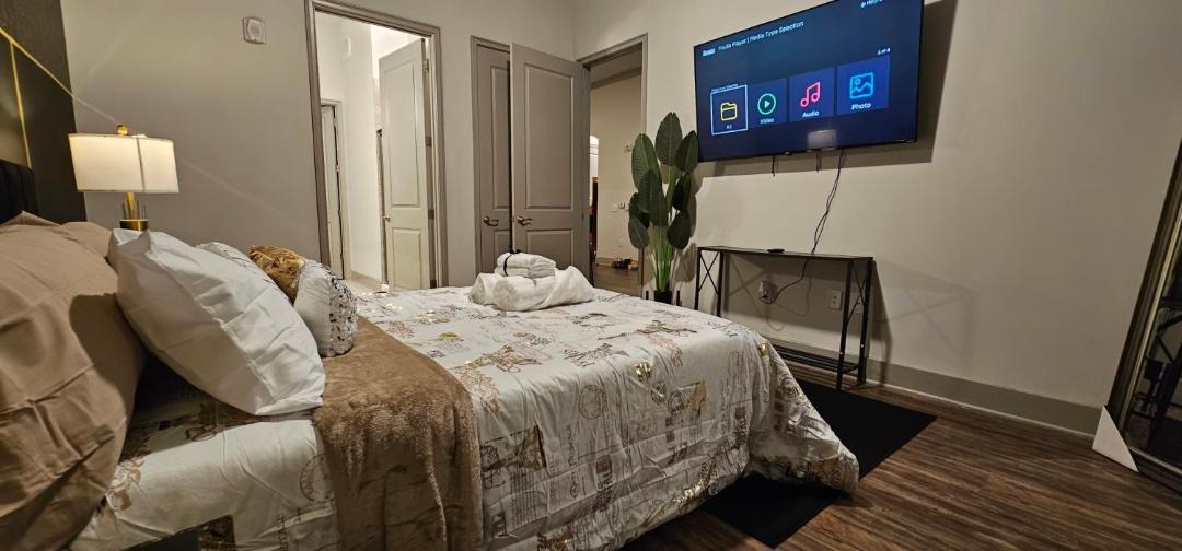 Photo of Others in Lindbergh