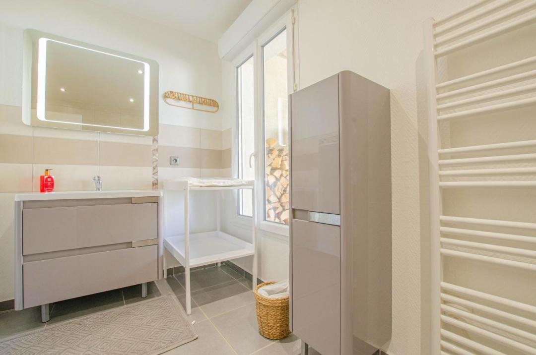 Photo of Others in Le Chene