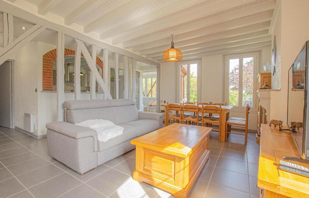 Photo of Others in Le Chene