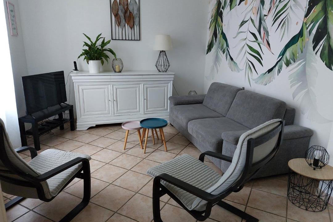 Photo of Others in Commentry