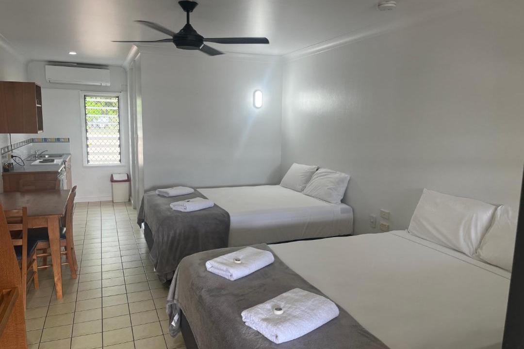 Photo of Others in Lucinda