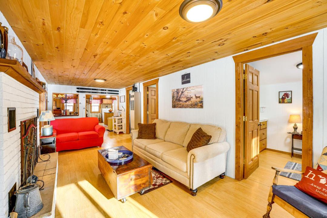 Photo of Livingroom in Irons