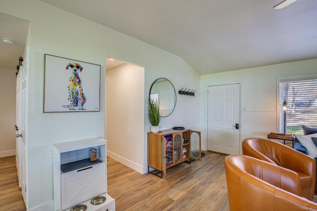 Photo of Livingroom in Gun Barrel City