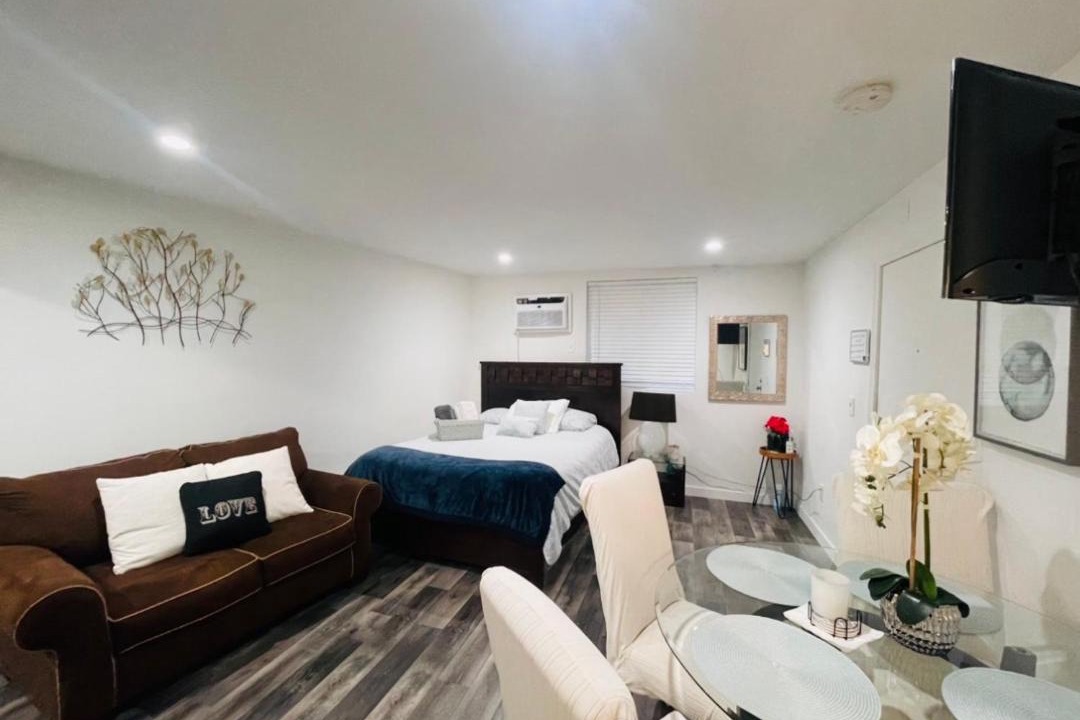 Photo of Livingroom in Sherman Oaks