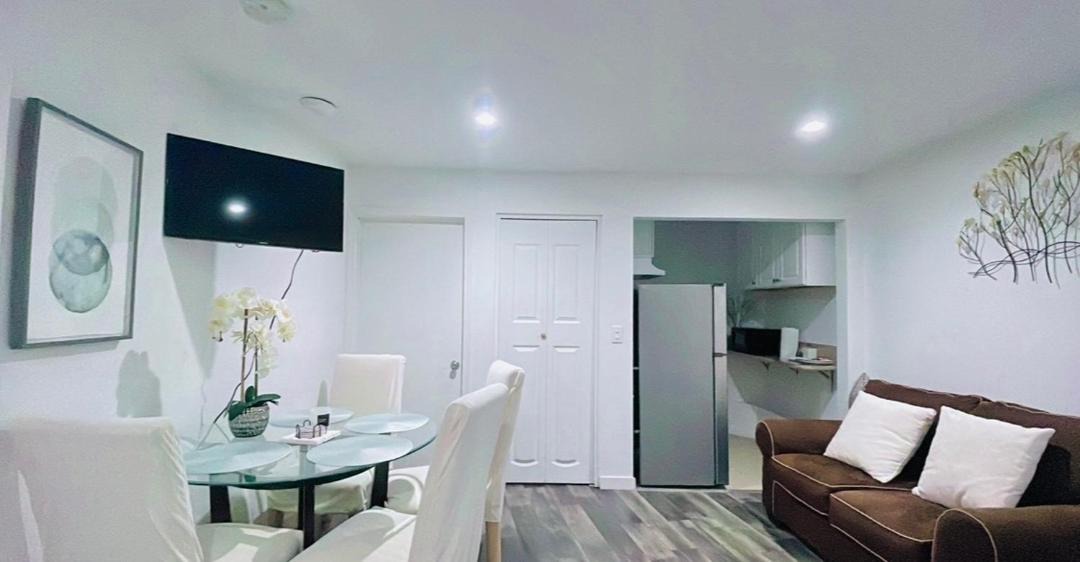 Photo of Livingroom in Sherman Oaks