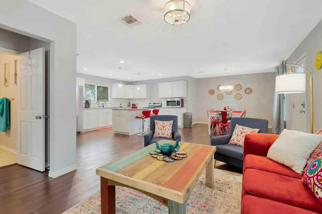 Photo of Livingroom in Downtown San Antonio