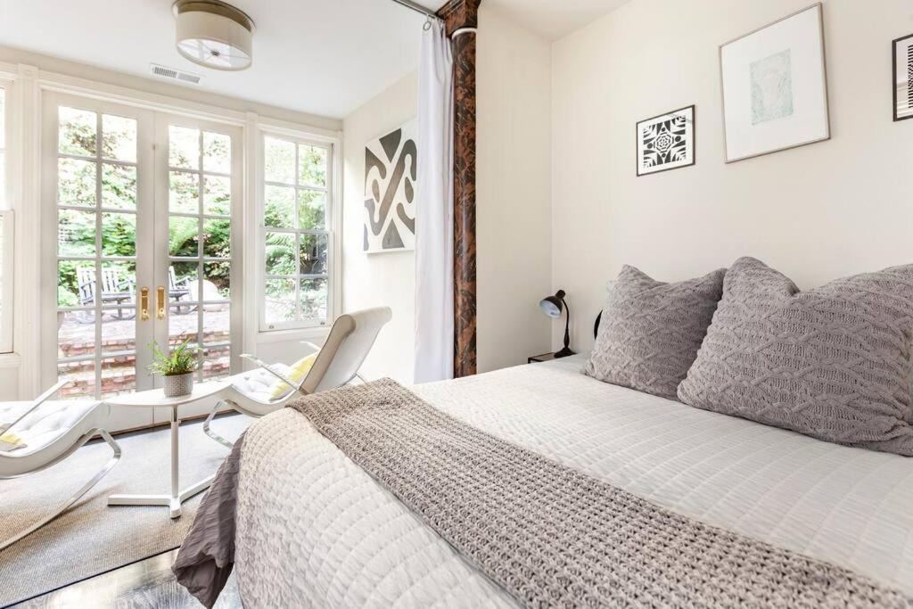 Photo of Others in Pacific Heights