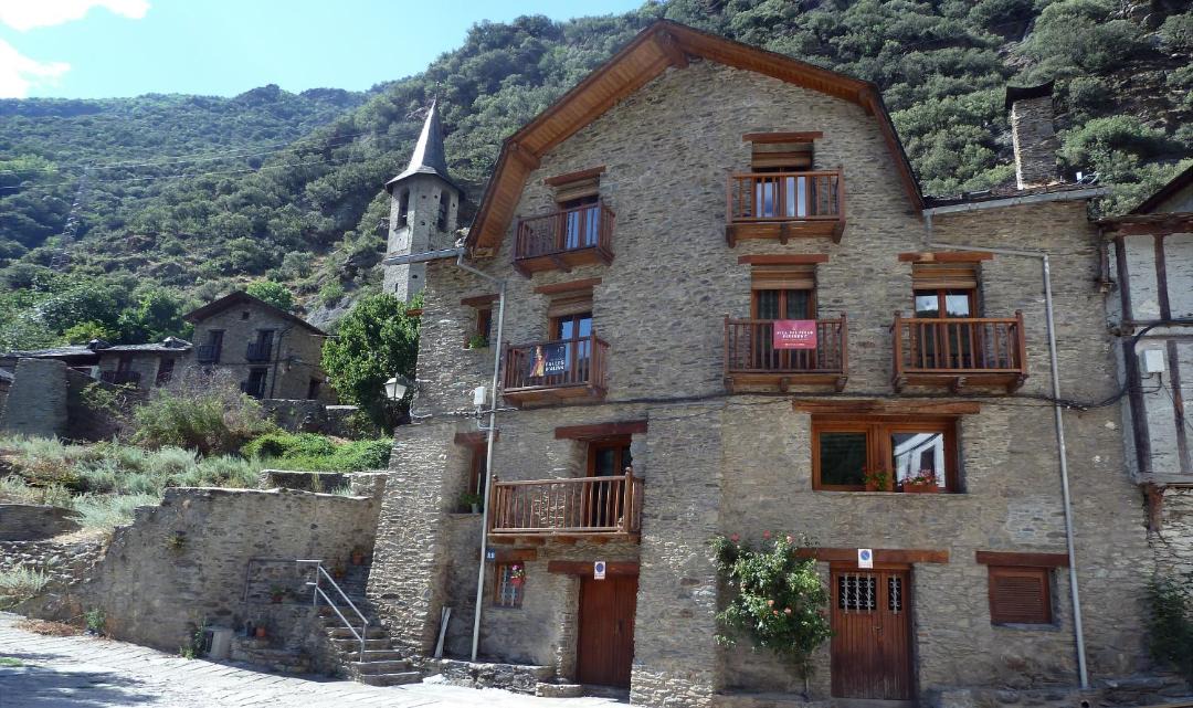 Photo of Buildings in Ainet de Besan