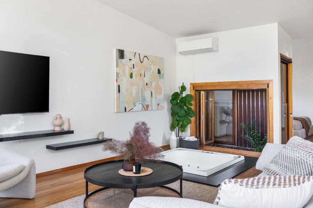 Photo of Others in Hepburn