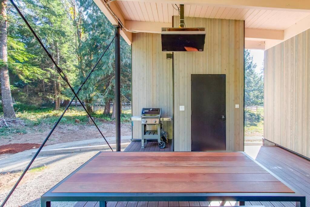 Photo of Others in Randle