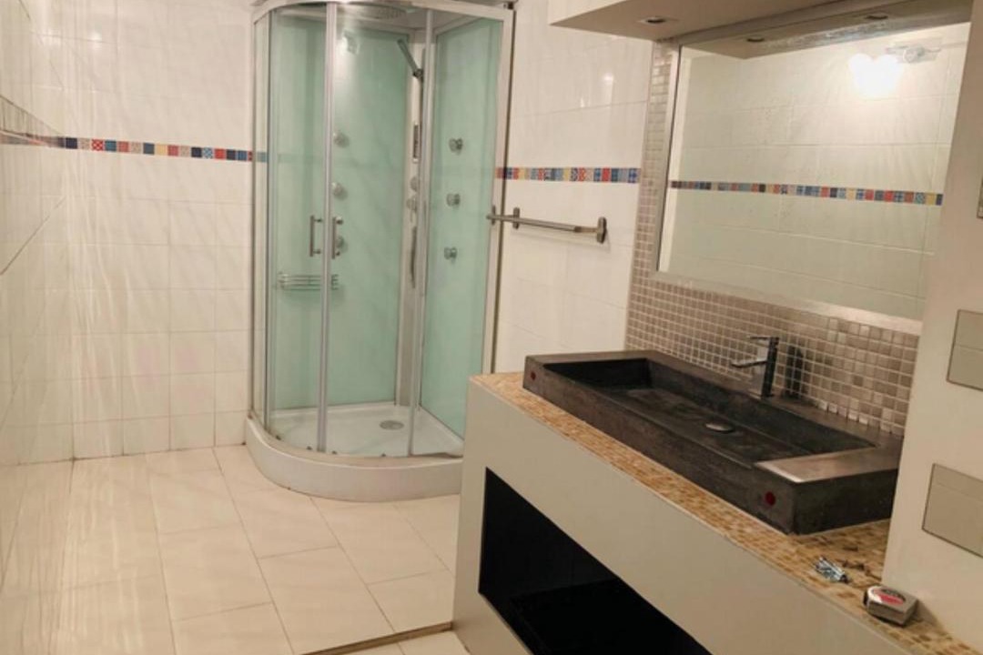 Photo of Bathroom in Lapeyrouse-Fossat