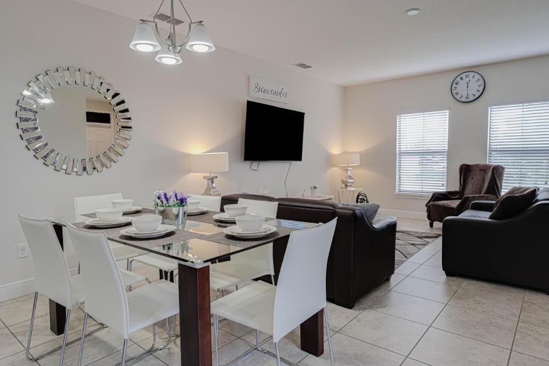 Photo of Livingroom in Haines City