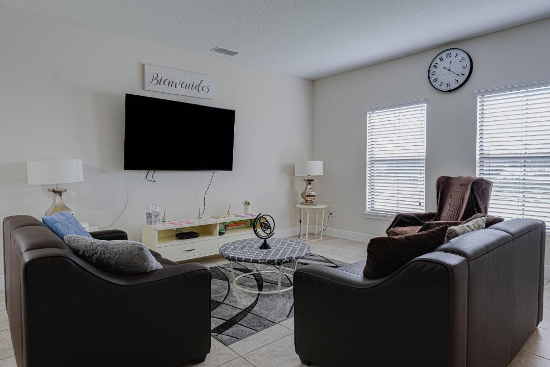 Photo of Livingroom in Haines City