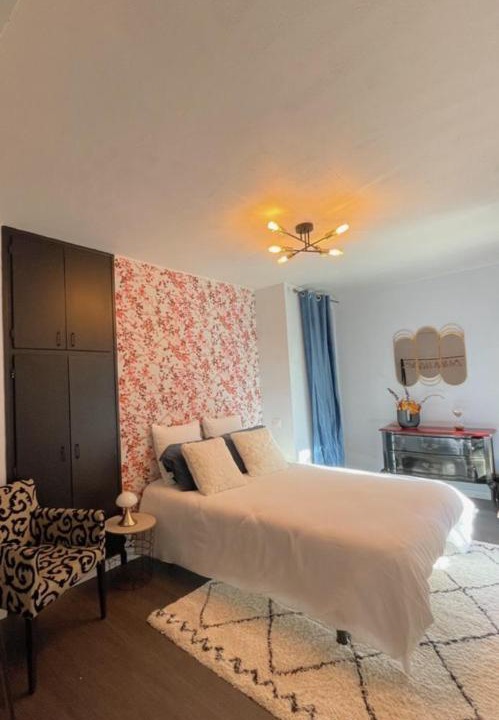 Photo of Bedroom in Espalion
