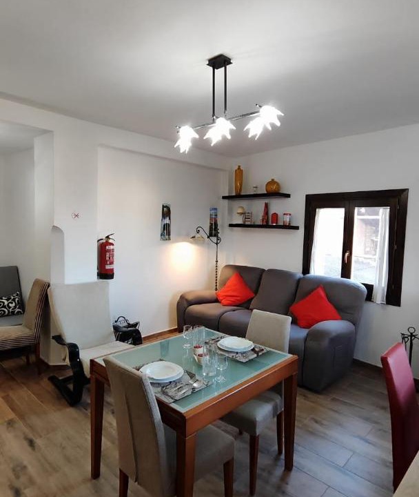 Photo of Livingroom in Mazaleon