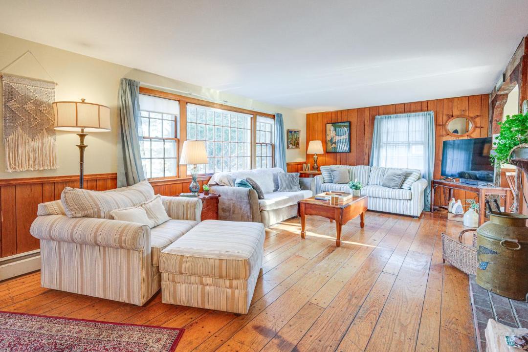 Photo of Livingroom in West Dennis