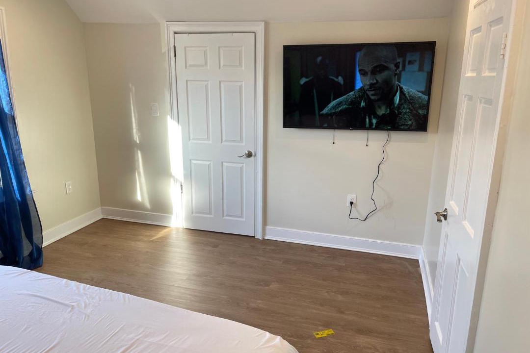 Photo of Others in Lower Vailsburg