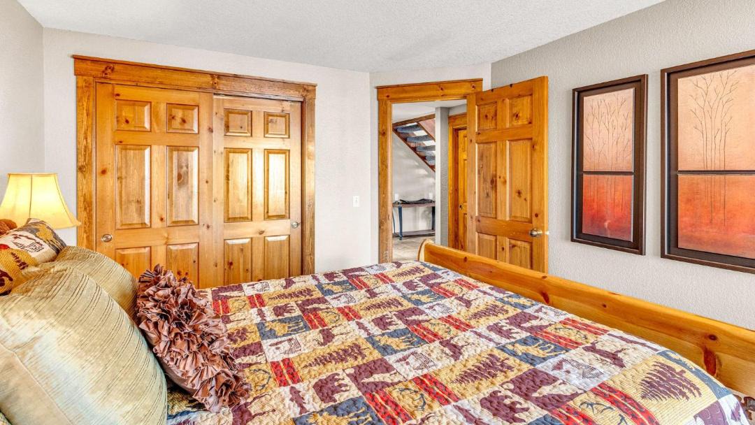 Photo of Bedroom in Sunriver