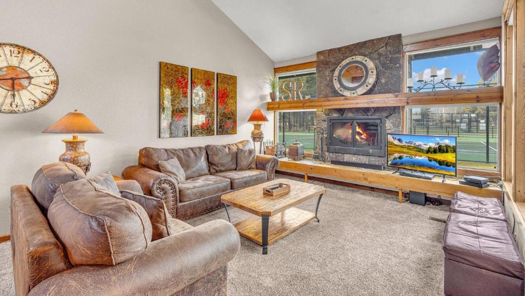 Photo of Livingroom in Sunriver