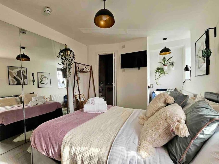 Photo of Bedroom in Roehampton