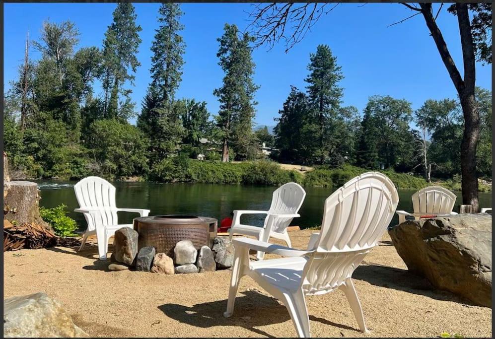 Photo of Others in Fruitdale