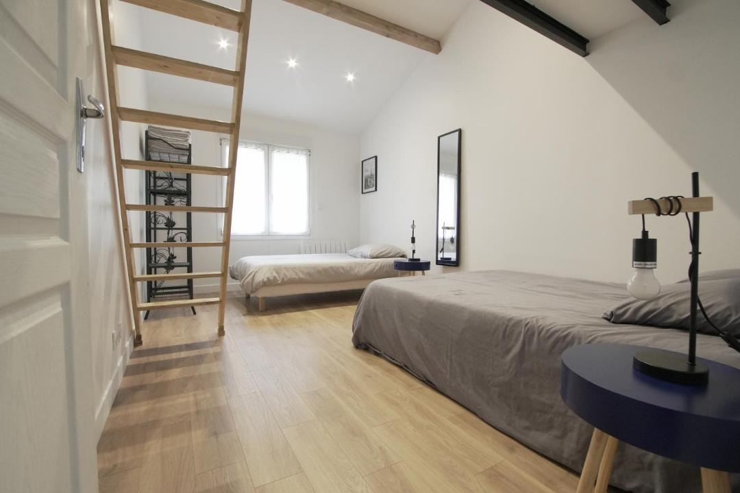 Photo of Bedroom in Orly
