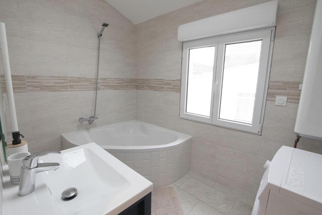 Photo of Bathroom in Orly