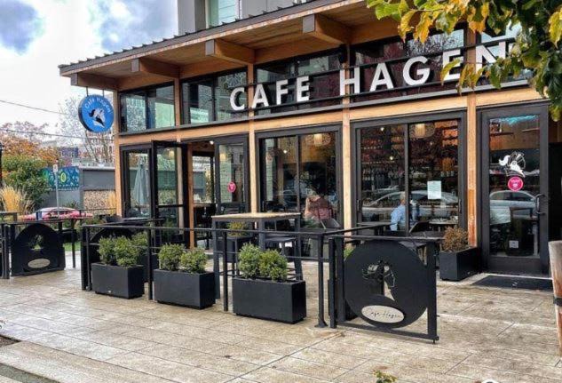 Photo of Others in Mann