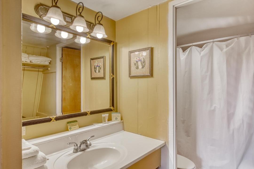 Photo of Bathroom in Kaunakakai