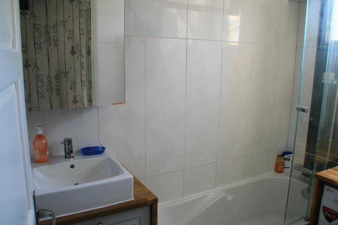 Photo of Bathroom in Vanves