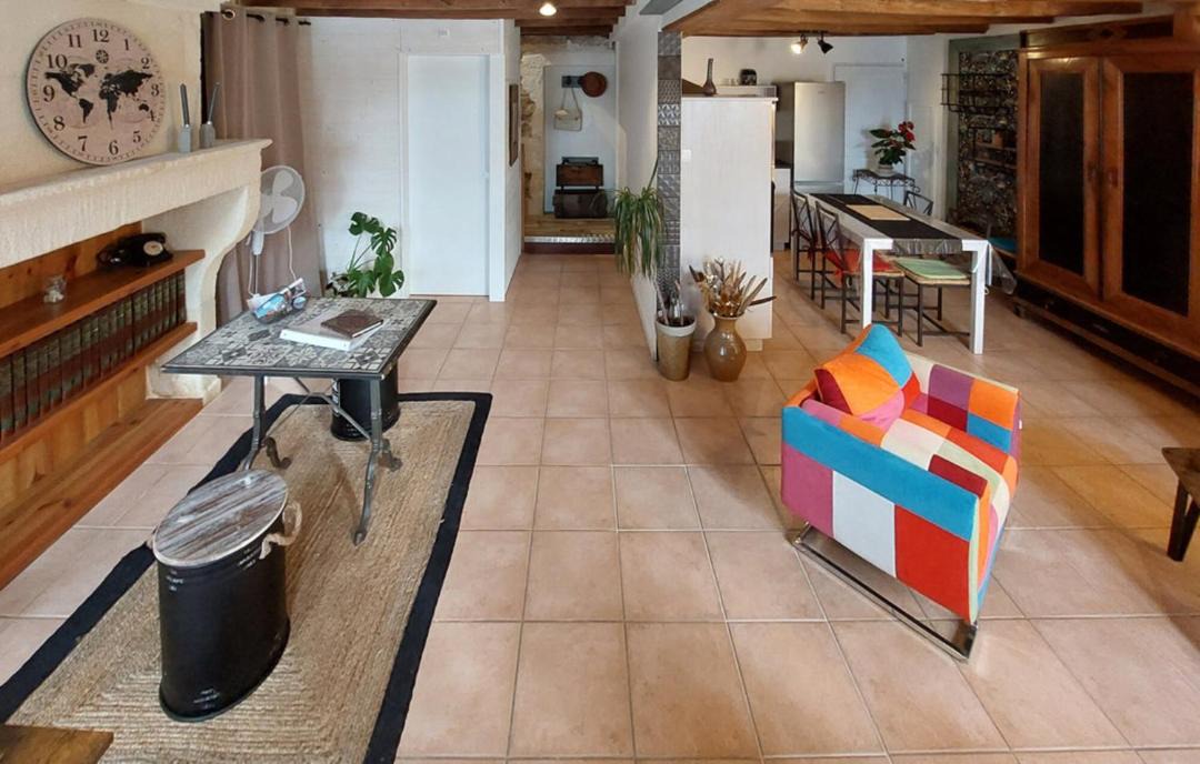 Photo of Others in Taillant