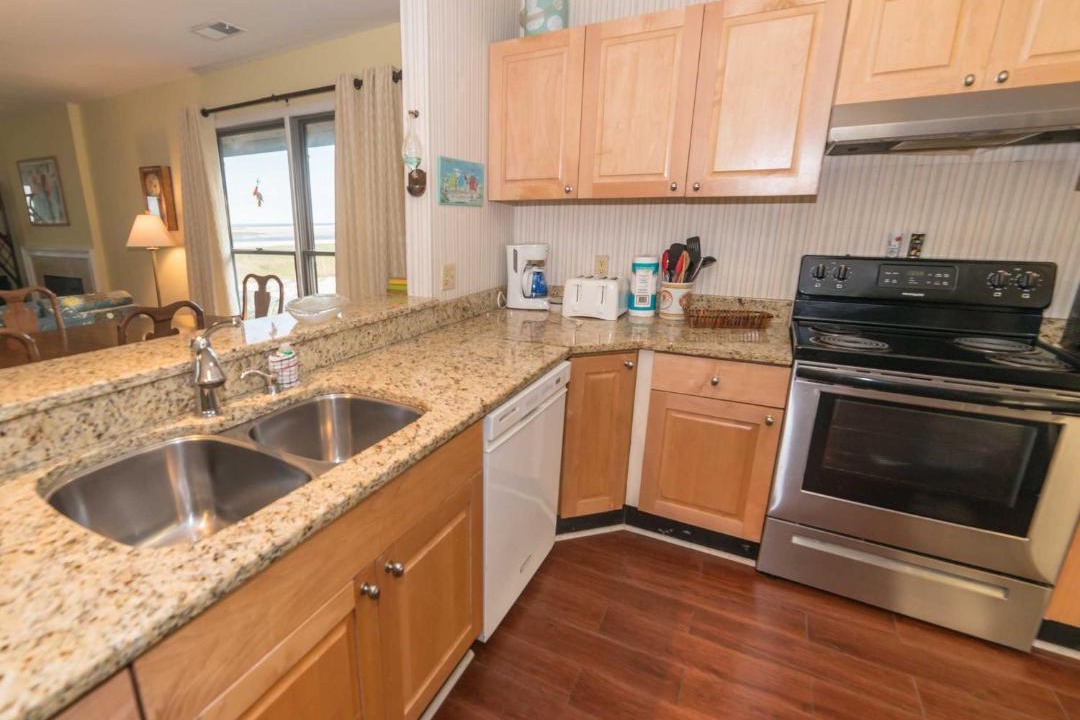Photo of Kitchen in Oceanmarsh Subdivision