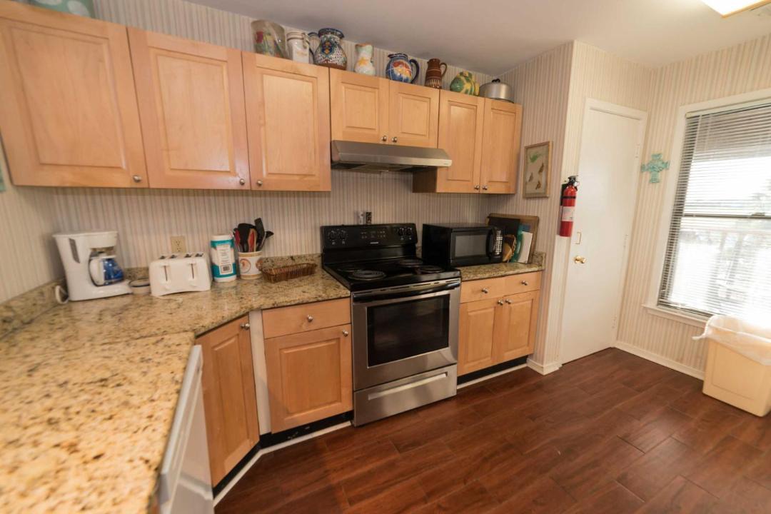 Photo of Kitchen in Oceanmarsh Subdivision