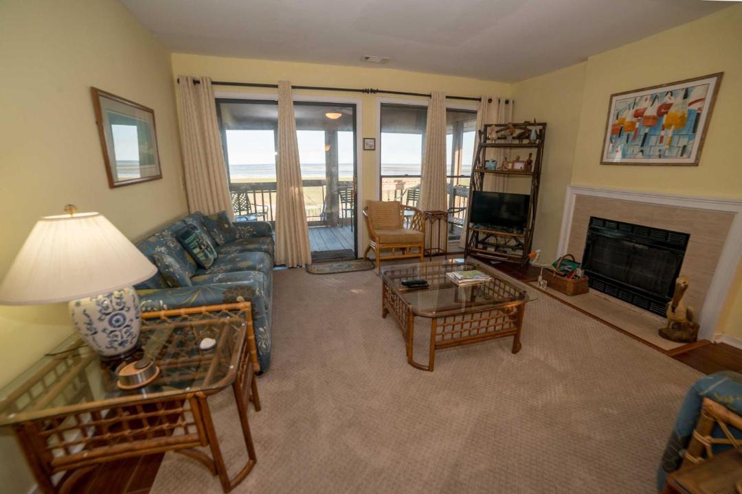 Photo of Livingroom in Oceanmarsh Subdivision