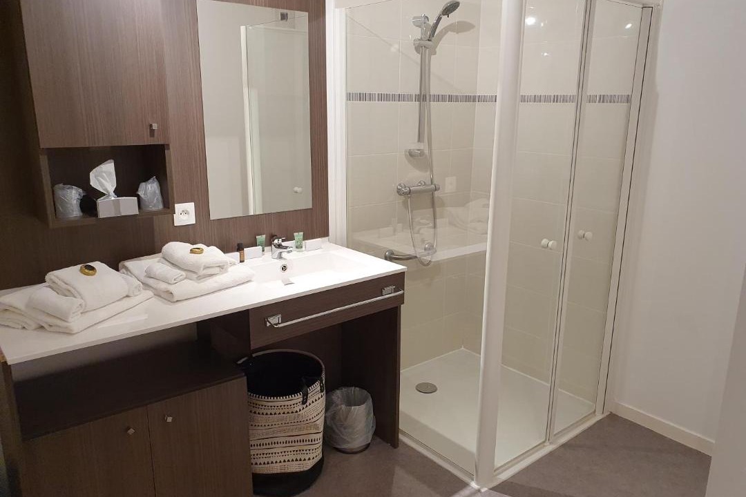 Photo of Bathroom in Tourlaville