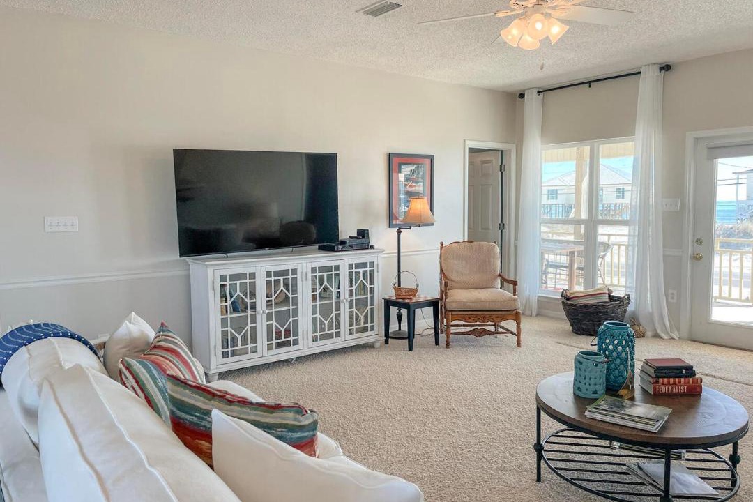 Photo of Livingroom in Silver Cay