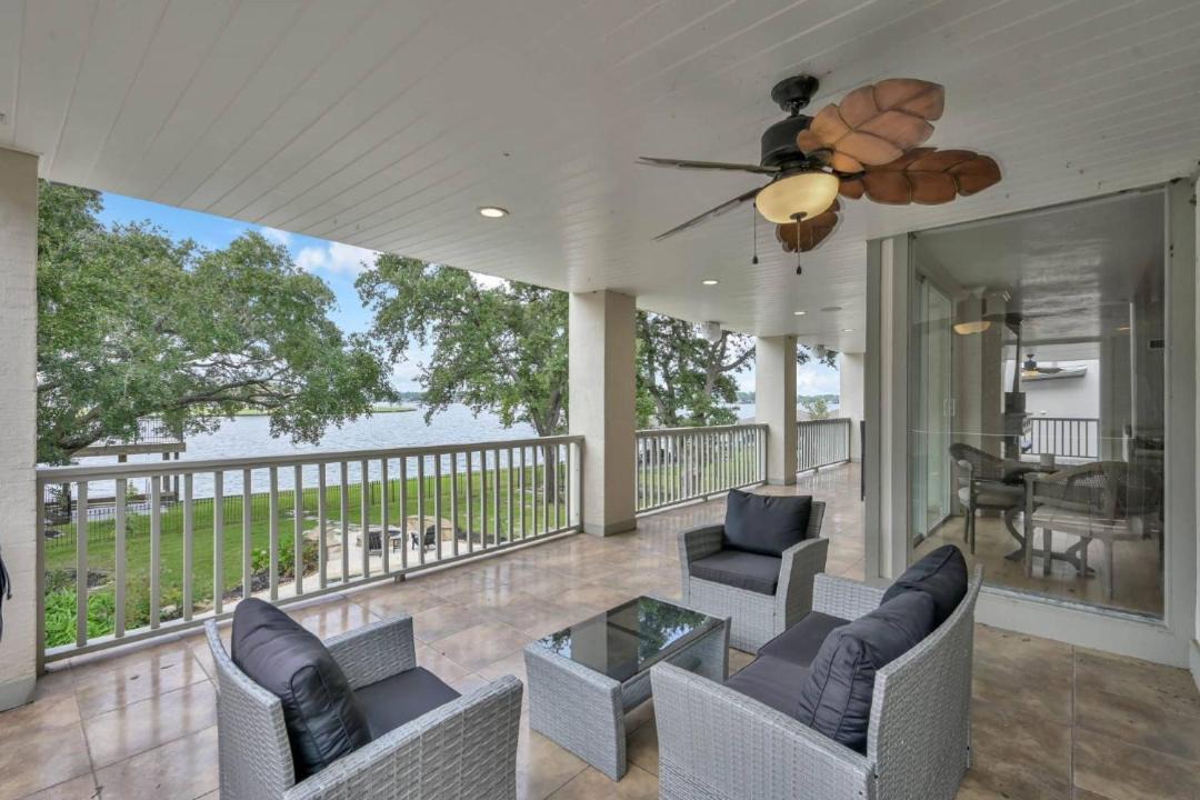 Photo of Patio Balcony in April Sound