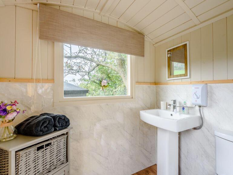 Photo of Others in Callow