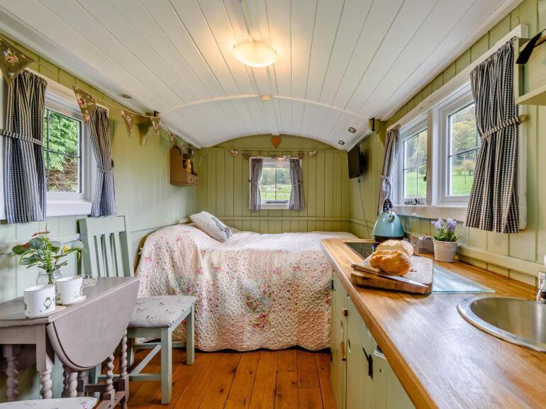 Photo of Others in Callow