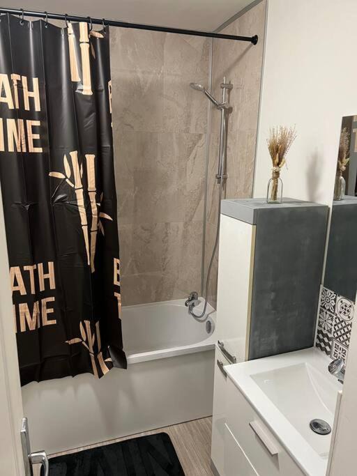 Photo of Bathroom in Lallaing